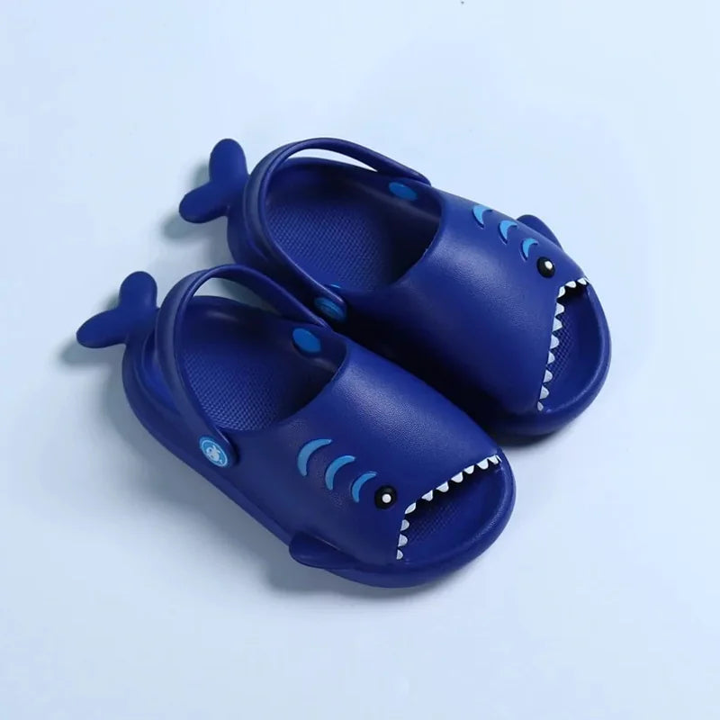 Sabots tendance pour enfants avec motif requin