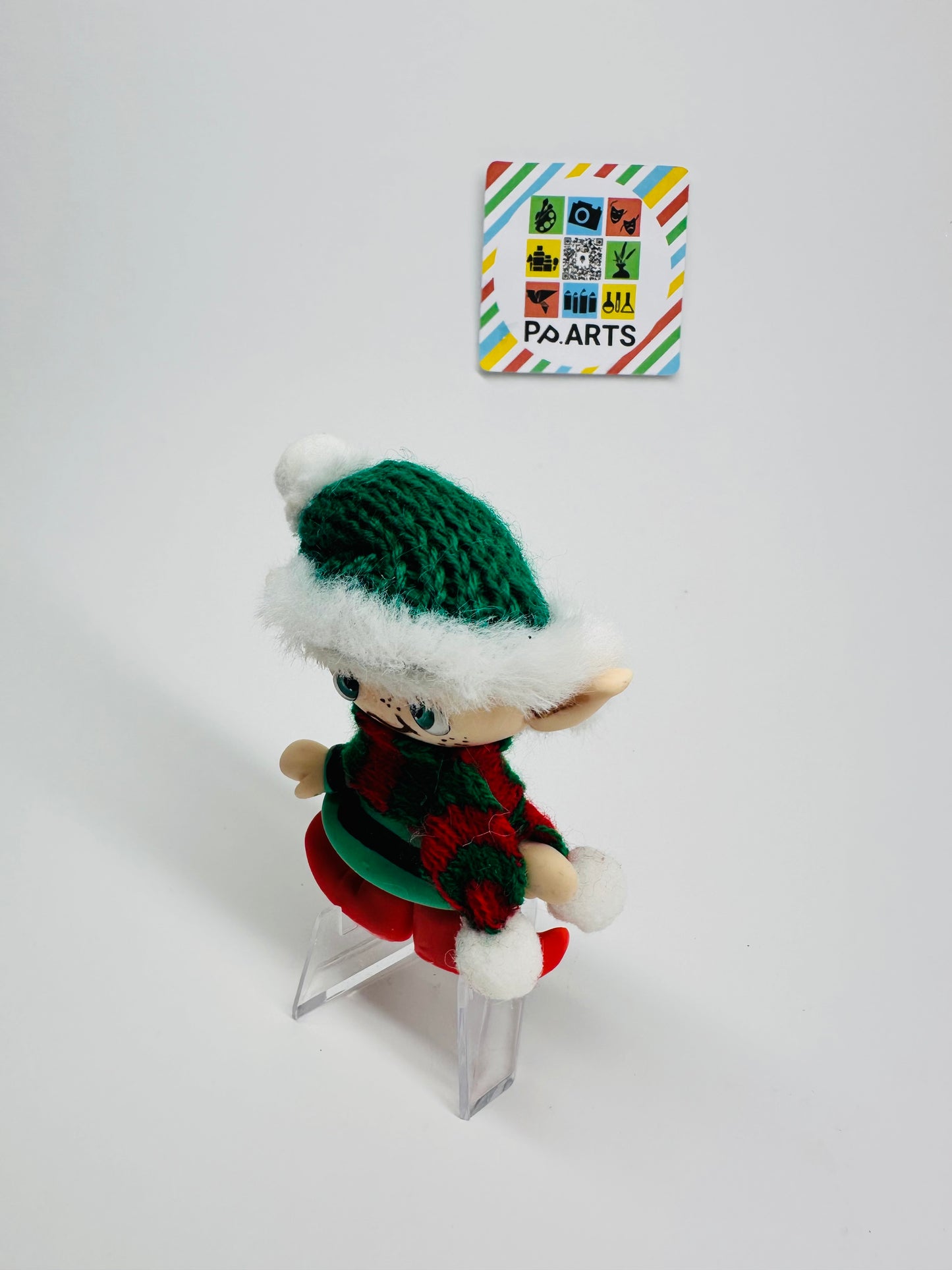 Figurine de Noël festive en porcelaine froide