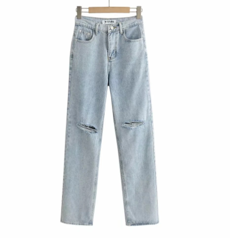 Jeans feminino solto com perna larga e rasgado