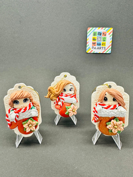 Little Christmas Girls in Resin 3 pieces