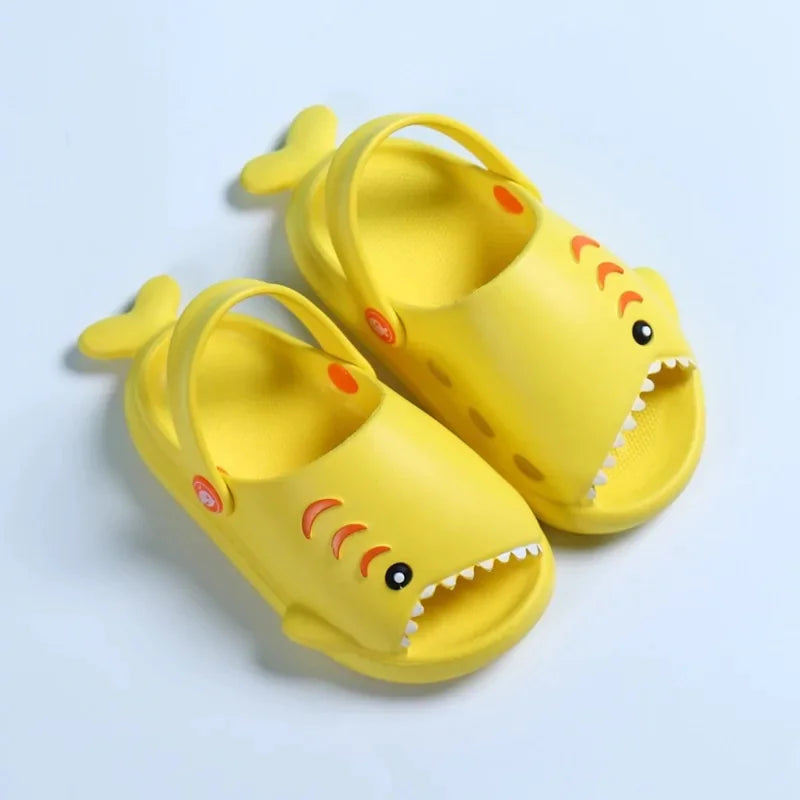 Sabots tendance pour enfants avec motif requin