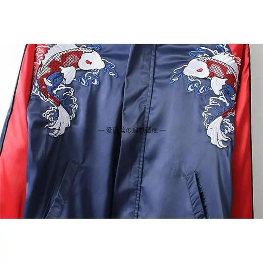 Veste bomber en satin brodée de Koi