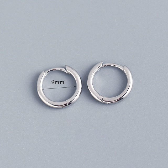 Boucles d'oreilles Huggie Hoop minimalistes en acier inoxydable