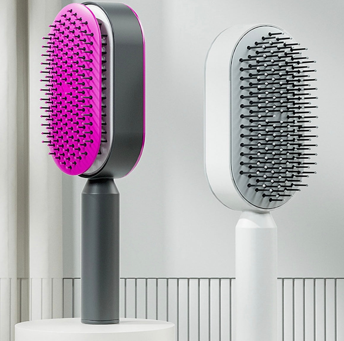 Brosse à cheveux autonettoyante