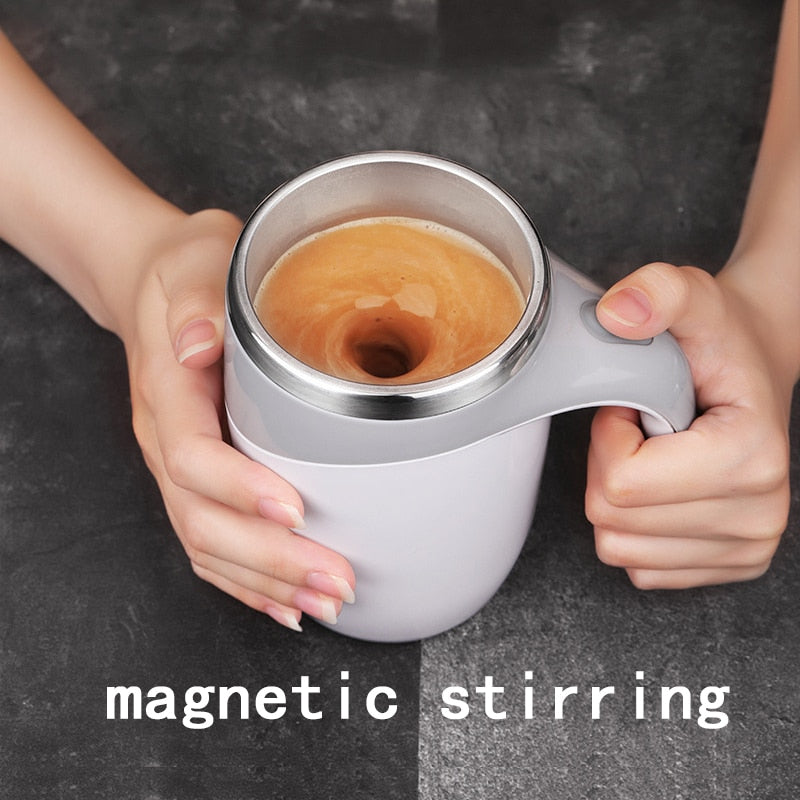 Tasse à mélanger aimantée