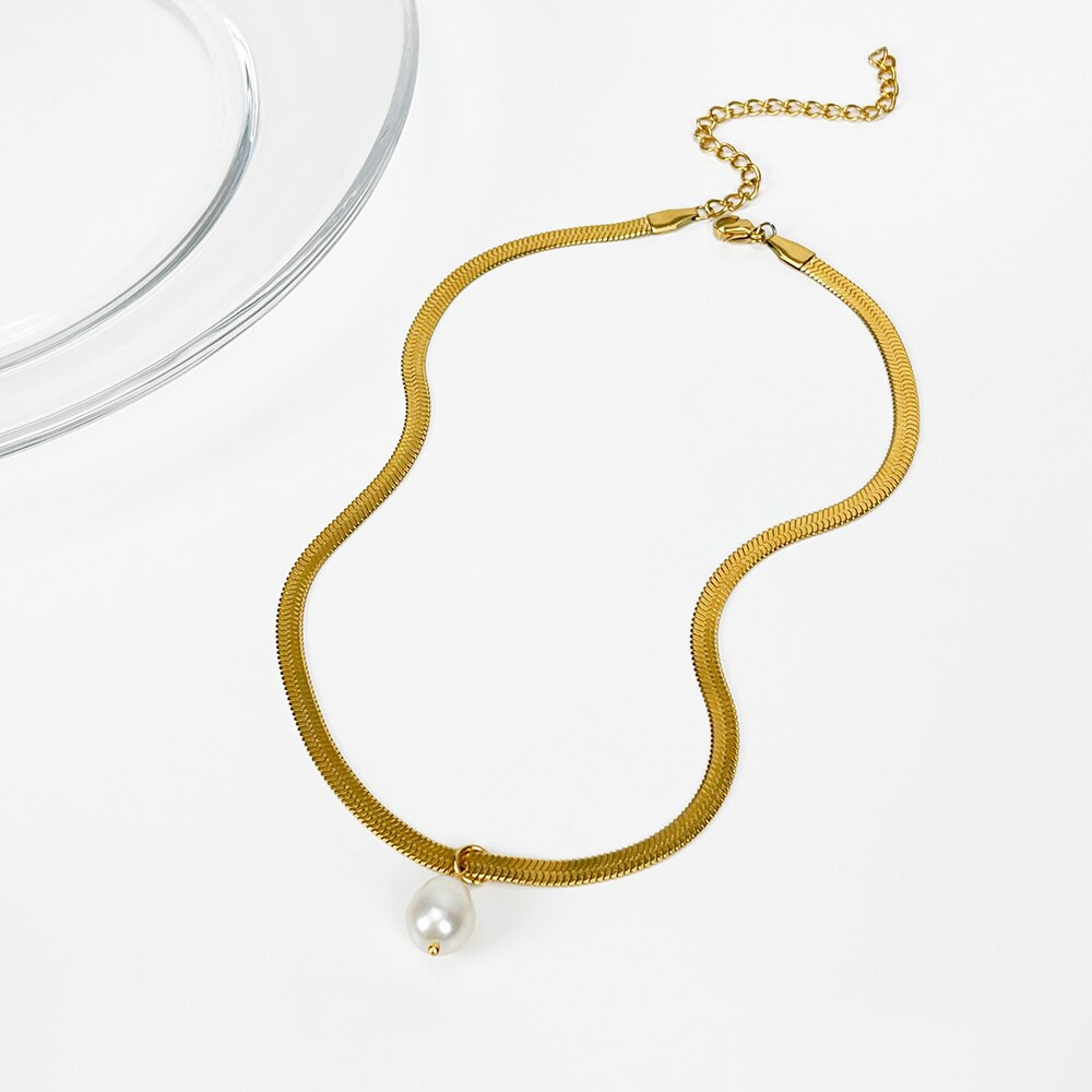 Collier de perles serpent large et plat