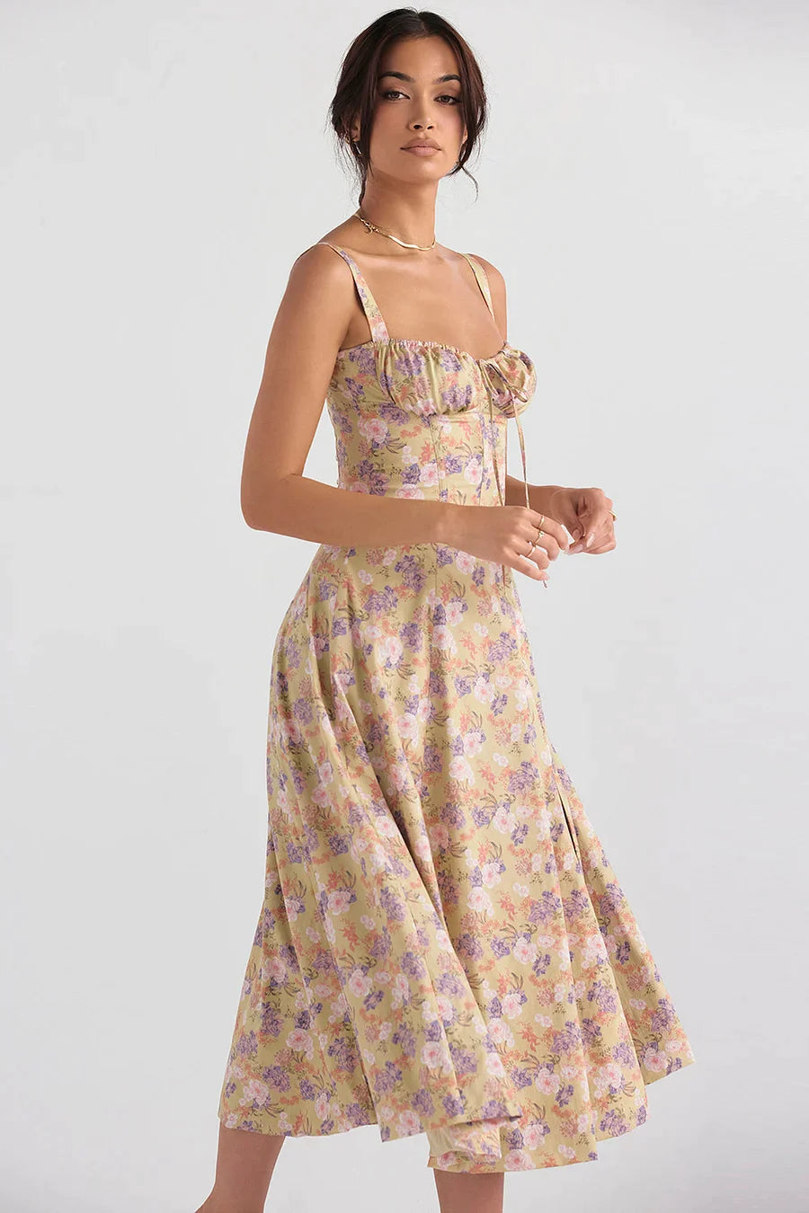 Robe florale à taille abdominale