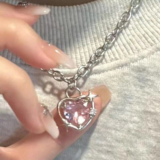 Collier pendentif coeur pêche